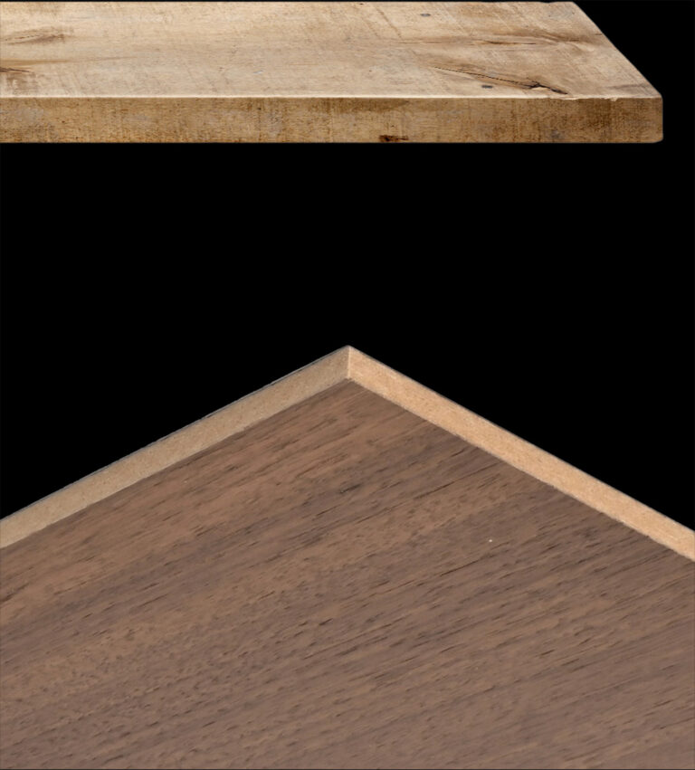 Close-up van een plank in massief hout en een fineerplaat met houtdecor, gebruikt in interieur- en meubeltoepassingen.